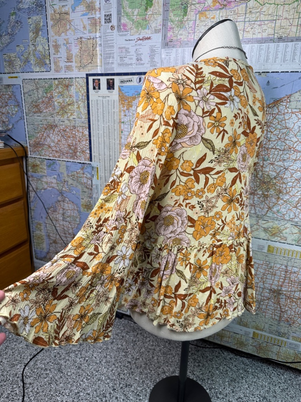 Floral Ruffled V-Neck Crop Top Bell Sleeves in Cream & Rust - Picture 3 of 7